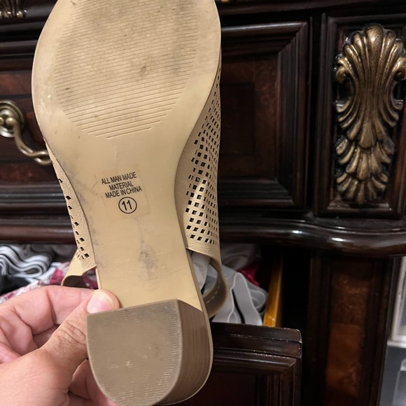 Leather ankle shoe with Velcro strap - Picture 2 of 3